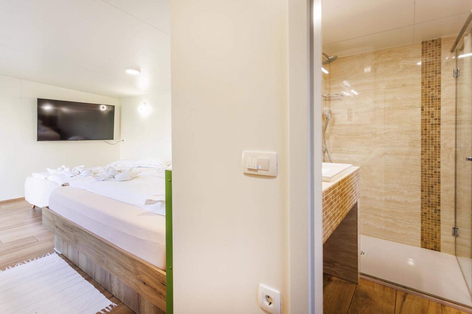 Mobile House Vegov Hram Hotell Dol pri Ljubljani Exteriör bild