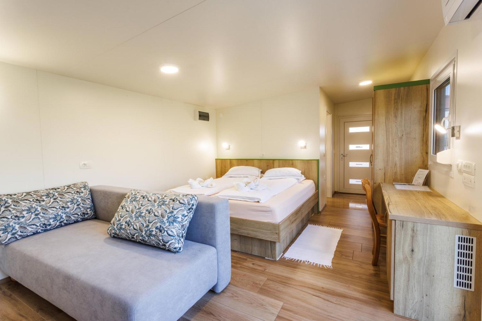 Mobile House Vegov Hram Hotell Dol pri Ljubljani Exteriör bild