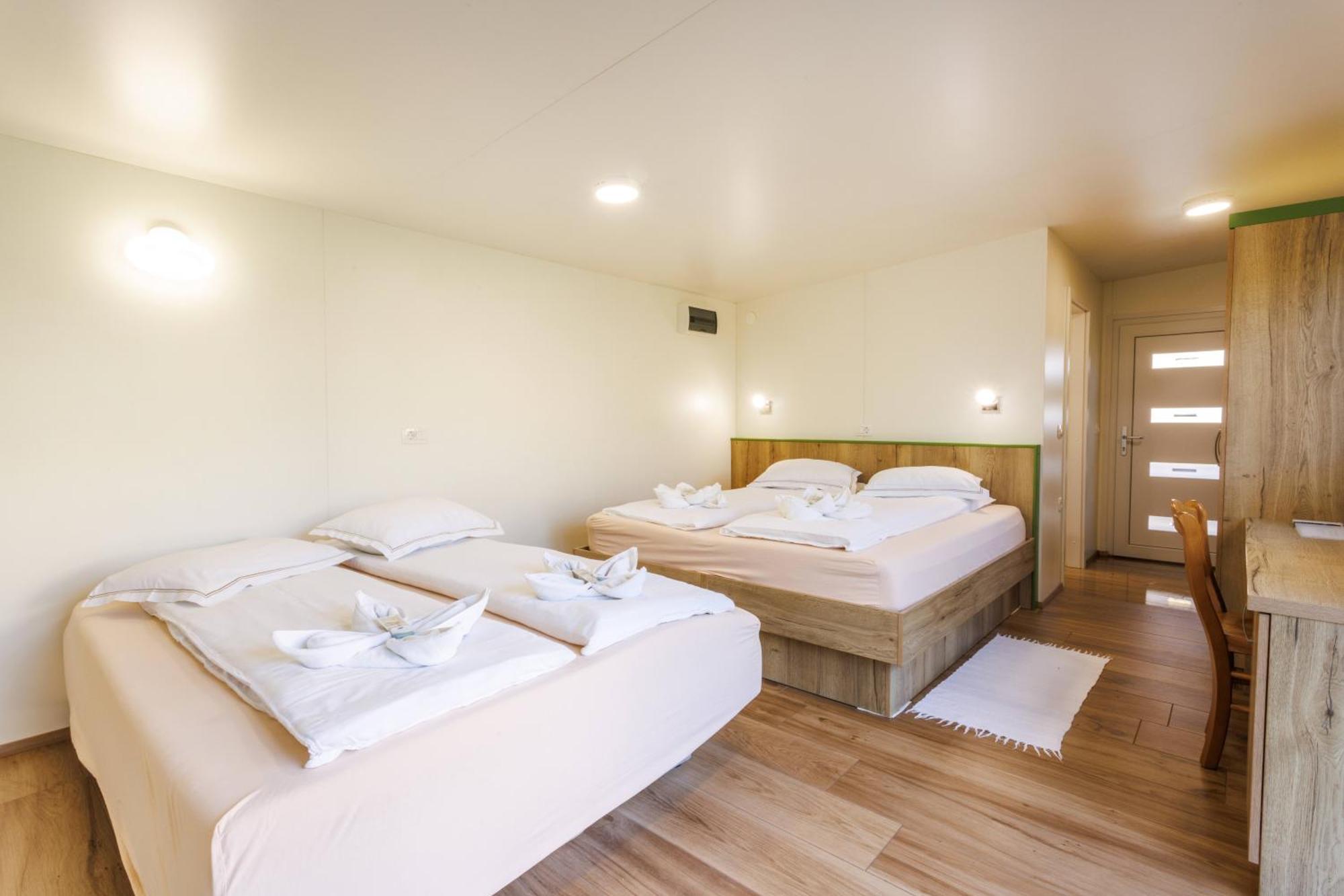Mobile House Vegov Hram Hotell Dol pri Ljubljani Exteriör bild