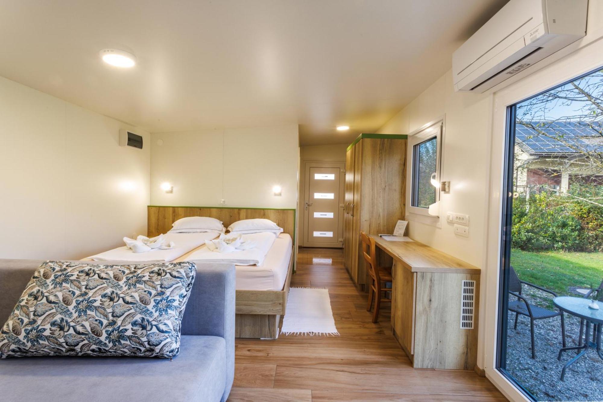Mobile House Vegov Hram Hotell Dol pri Ljubljani Exteriör bild